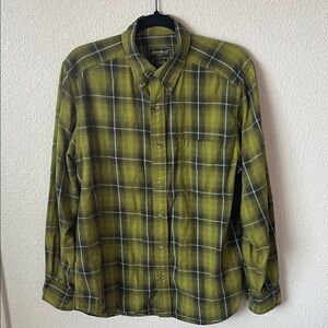 Eddie Bauer Button Up Shirt Mens Size M Long Sleeve 100% Cotton Green